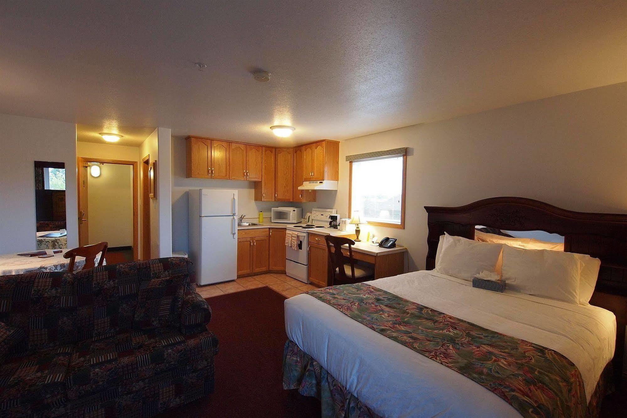 Executive House Suites Hotel & Conference Centre High Level Room photo