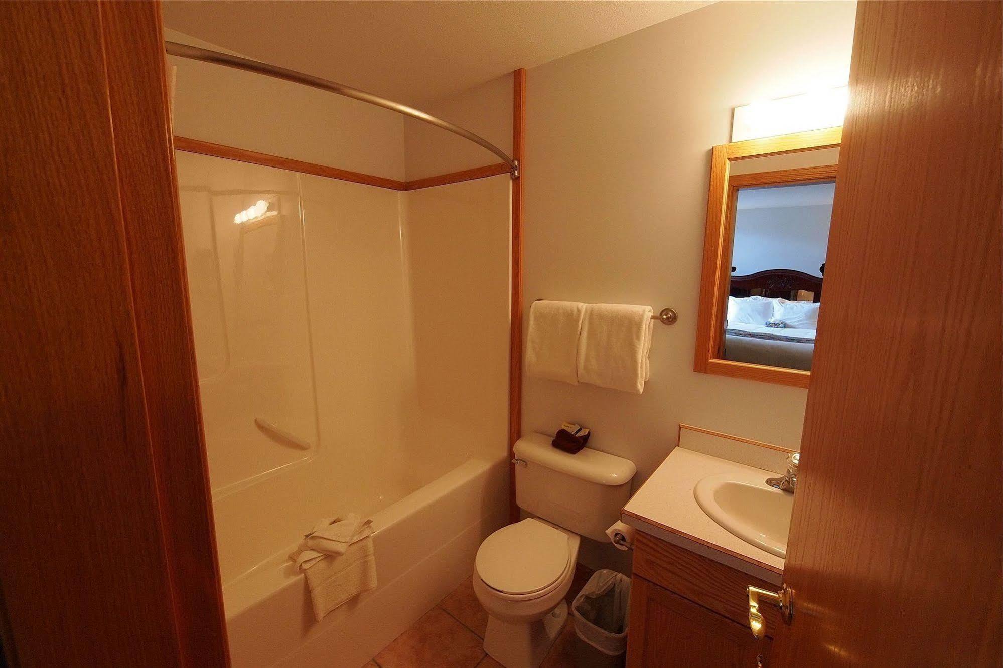 Executive House Suites Hotel & Conference Centre High Level Room photo